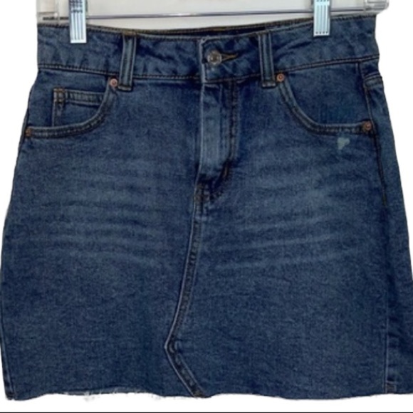 wild fable Dresses & Skirts - Wild Fable Raw Hem Jean Skirt Sz 4